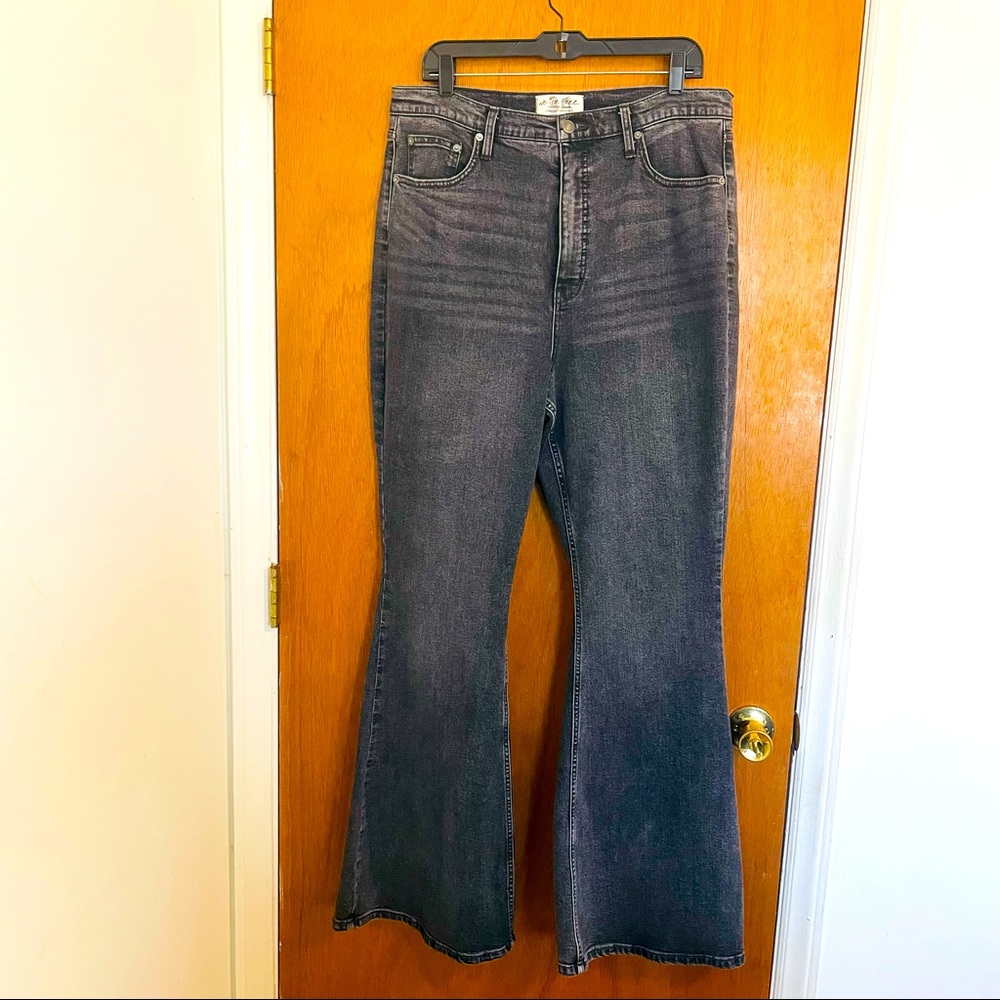 Free People Bell Bottoms Size 34 Black Wash Jeans